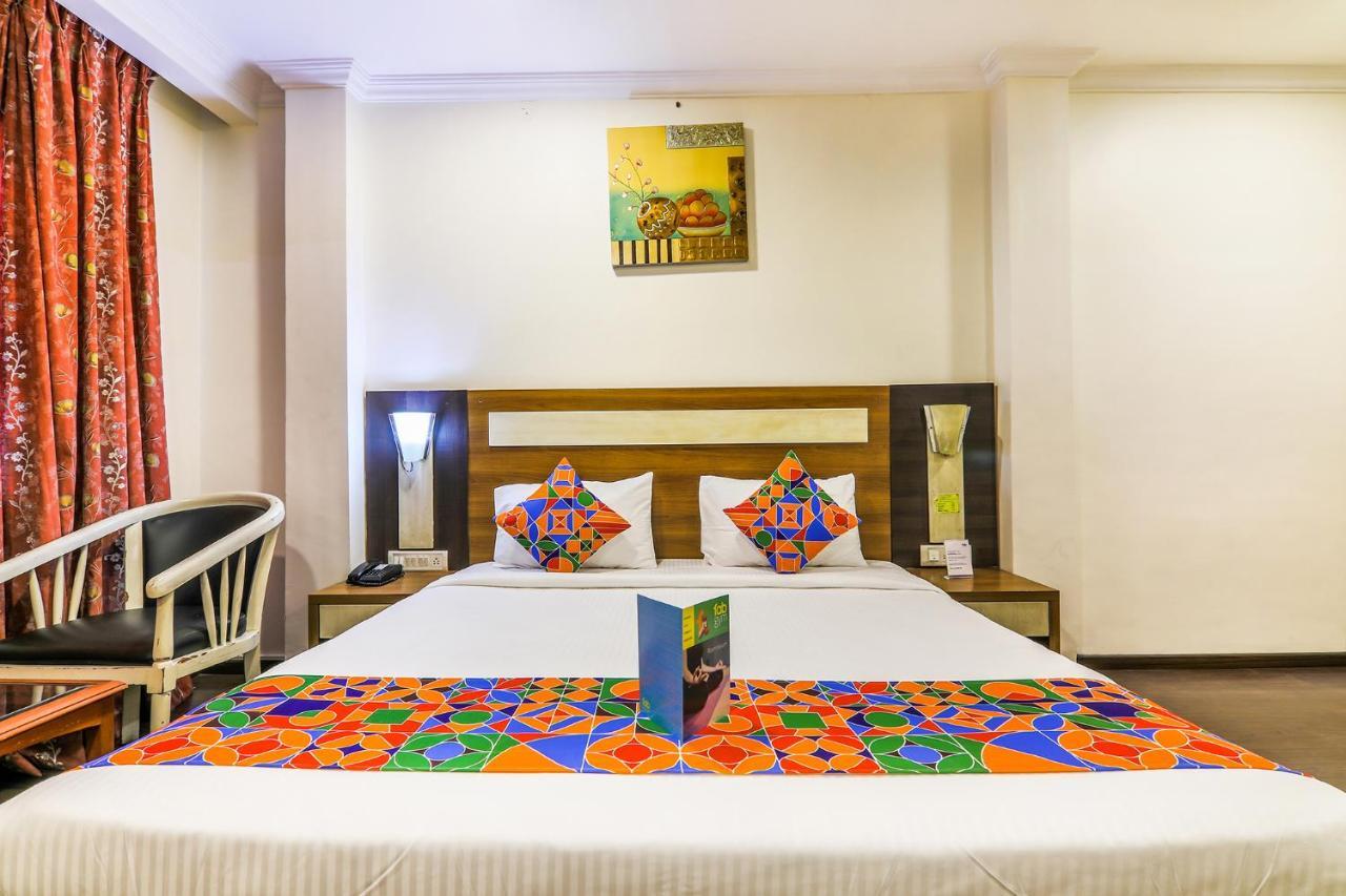 Fabhotel Royal Star Chennai Exteriör bild
