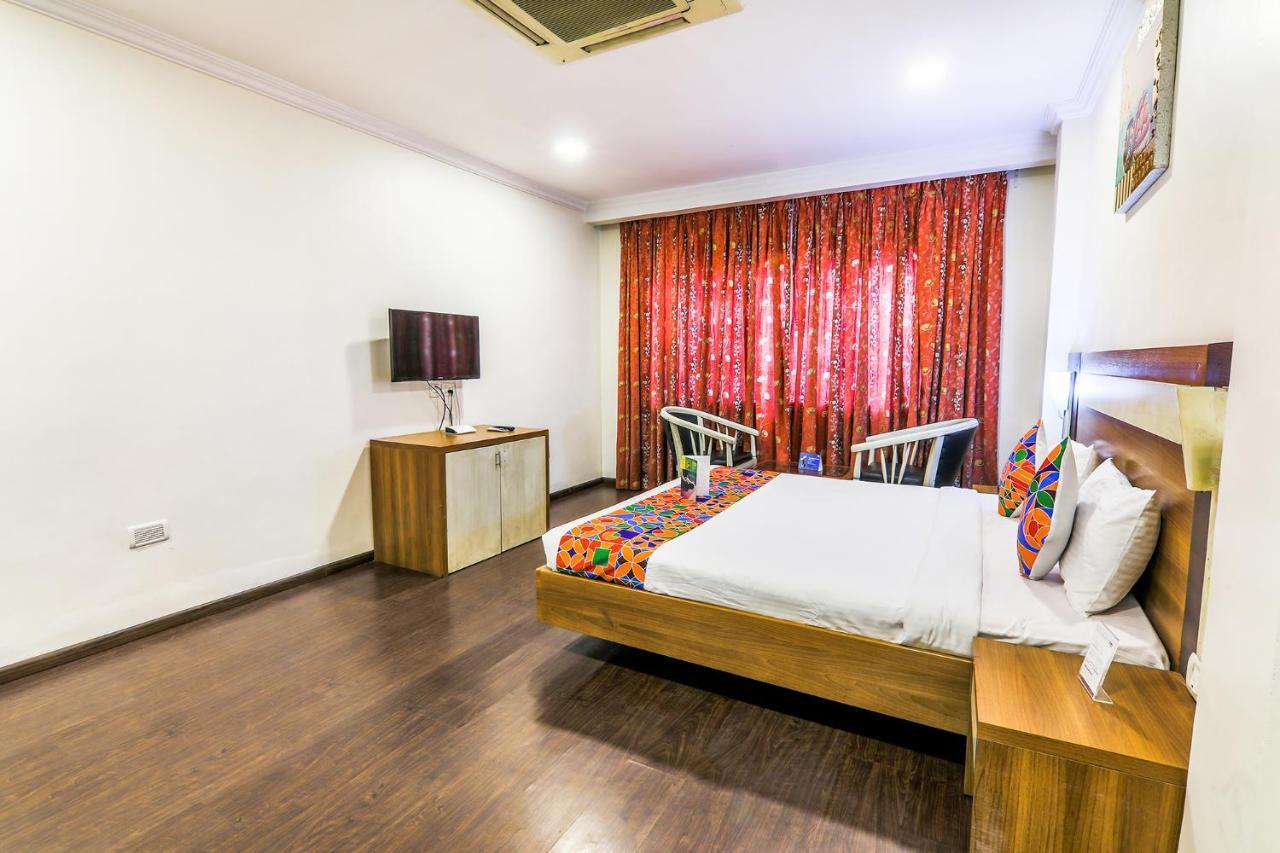 Fabhotel Royal Star Chennai Exteriör bild