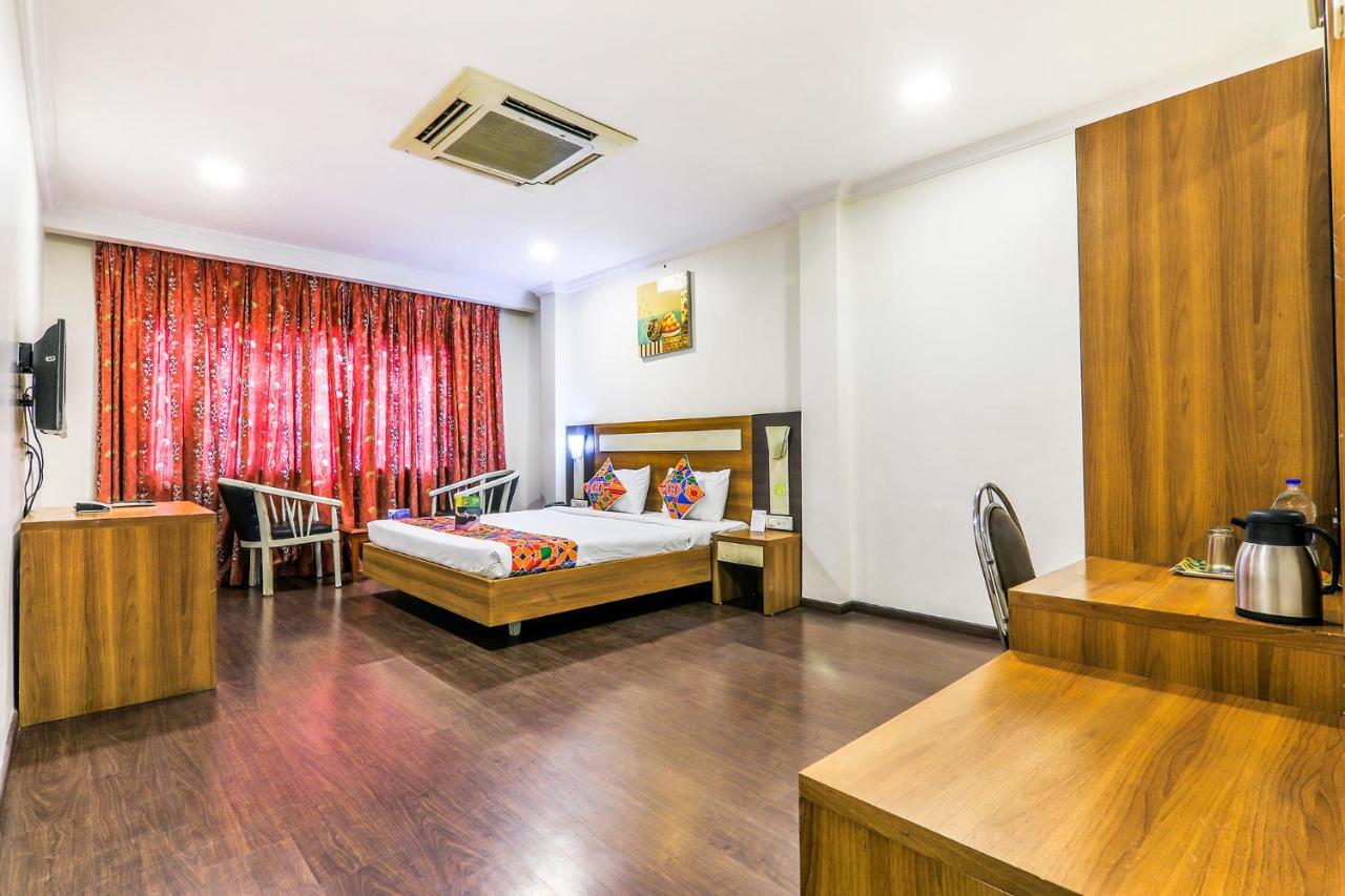 Fabhotel Royal Star Chennai Exteriör bild