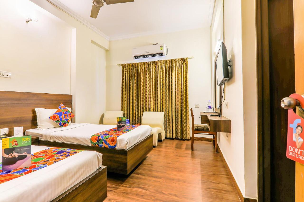 Fabhotel Royal Star Chennai Exteriör bild