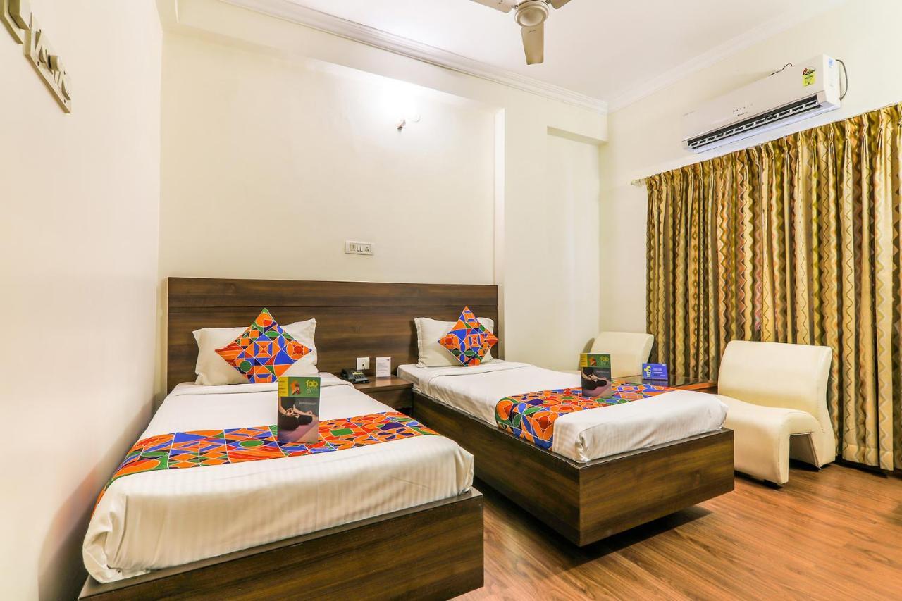 Fabhotel Royal Star Chennai Exteriör bild